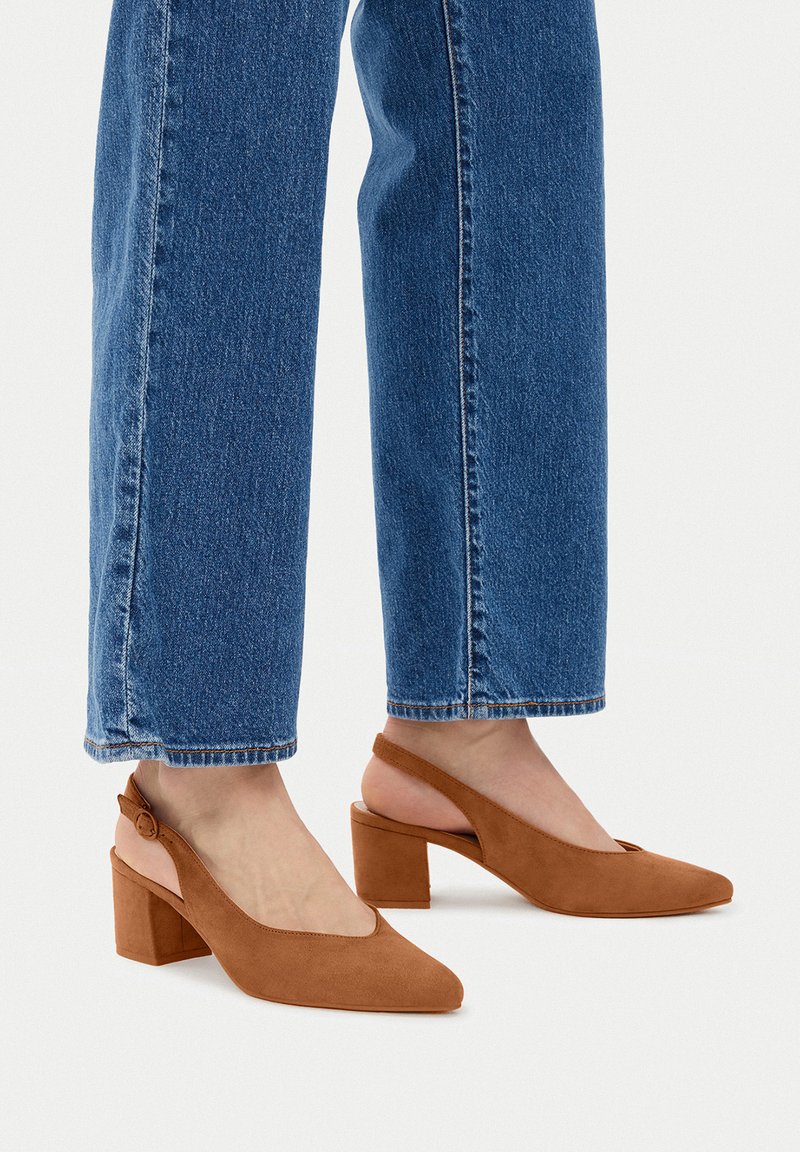 Jenny Klasszikus sarkú cipők - beige