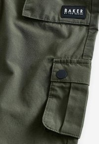 Baker by Ted Baker REGULAR FIT - Cargohose - khaki green