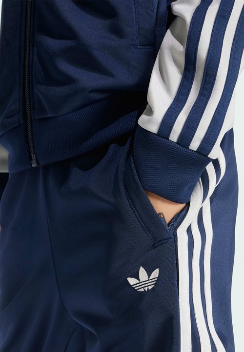 adidas SST TRACKSUIT-KIDS UNISEX SET - Tracksuit - night indigo grey two — foto 3