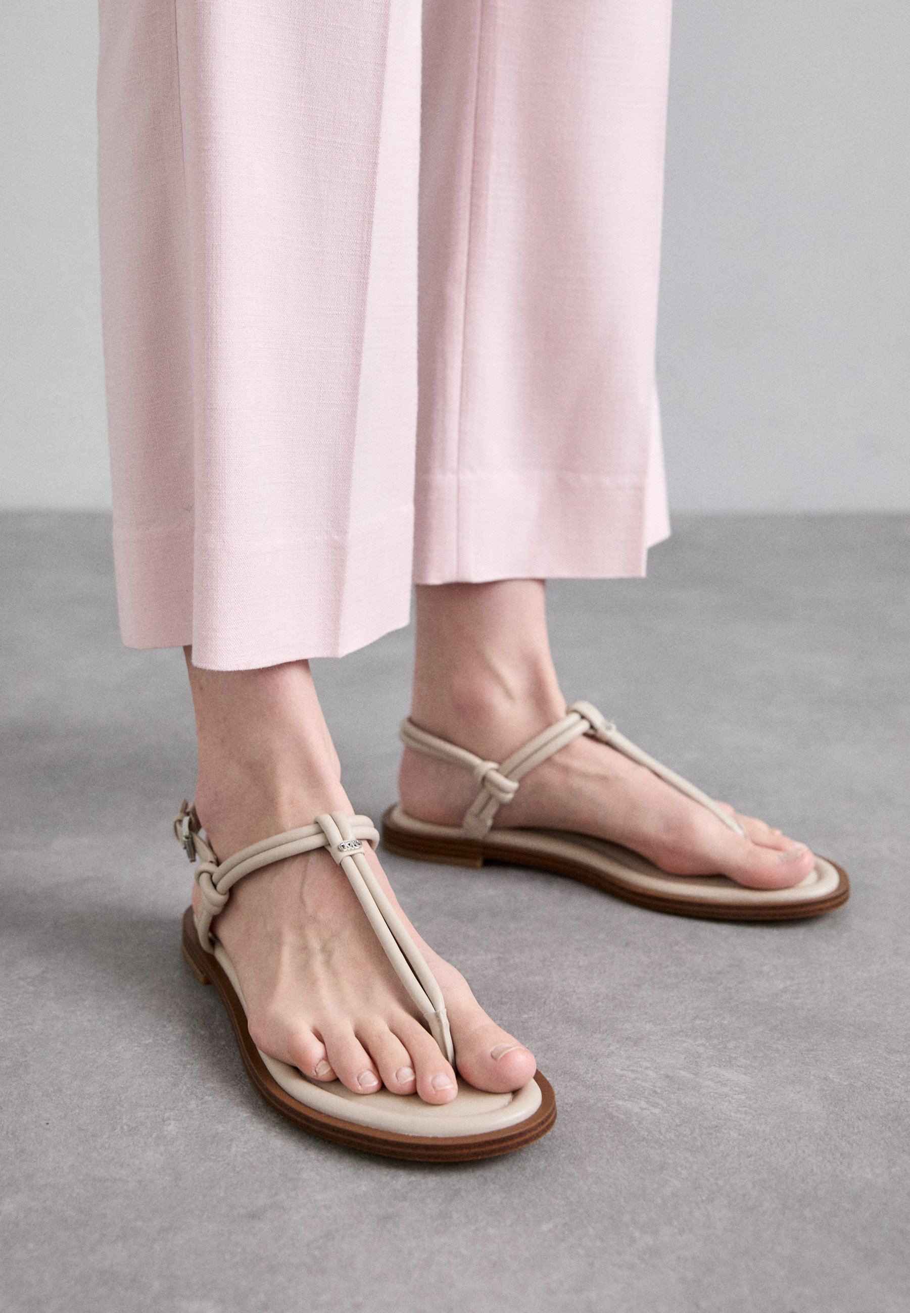 michael kors tan sandals