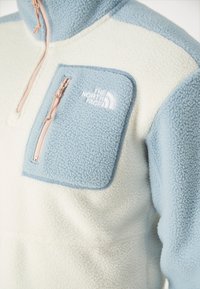 The North Face YUMIORI ¼ ZIP - Polárpulóver - white dune/steel blue