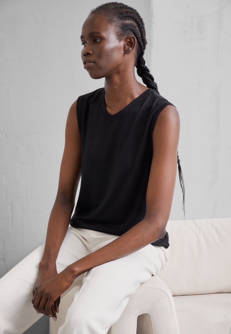 Filipa tank top - black