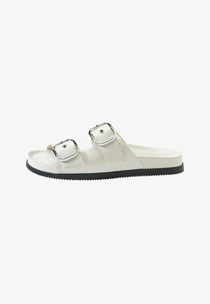 Bershka, BUCKLED - FLAT SLIDER SANDALS - Mules - white