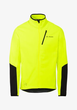 Felgeel jack met zwarte accenten, hoge kraag, voormezipper en een borstzak; gemaakt van gerecycled materiaal met een gladde textuur.