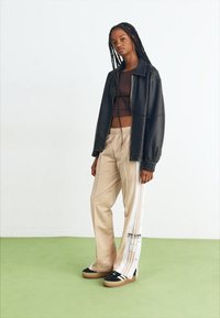 Thumbnail Image 2