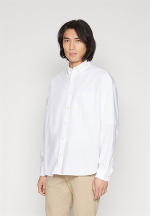 STANDARD FIT OXFORD LOGO - Vapaa-ajan kauluspaita - optic white