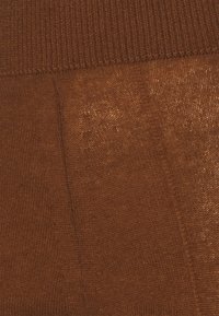 pure cashmere LOOSE FIT PANTS - Hlače - deep camel