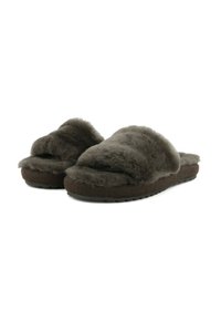 Pantofole in pelliccia sintetica con tomaia morbida e pelosa di un grigio scuro, design open-toe e suola spessa marrone per comfort e calore.