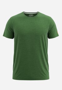 Maglietta verde a maniche corte realizzata in tessuto morbido e texturizzato. Collo rotondo con un sottile motivo decorativo all'interno del colletto.