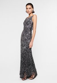 BEAUUT SEQUINS - Společenské šaty - black