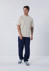 Pier One T-shirts - beige