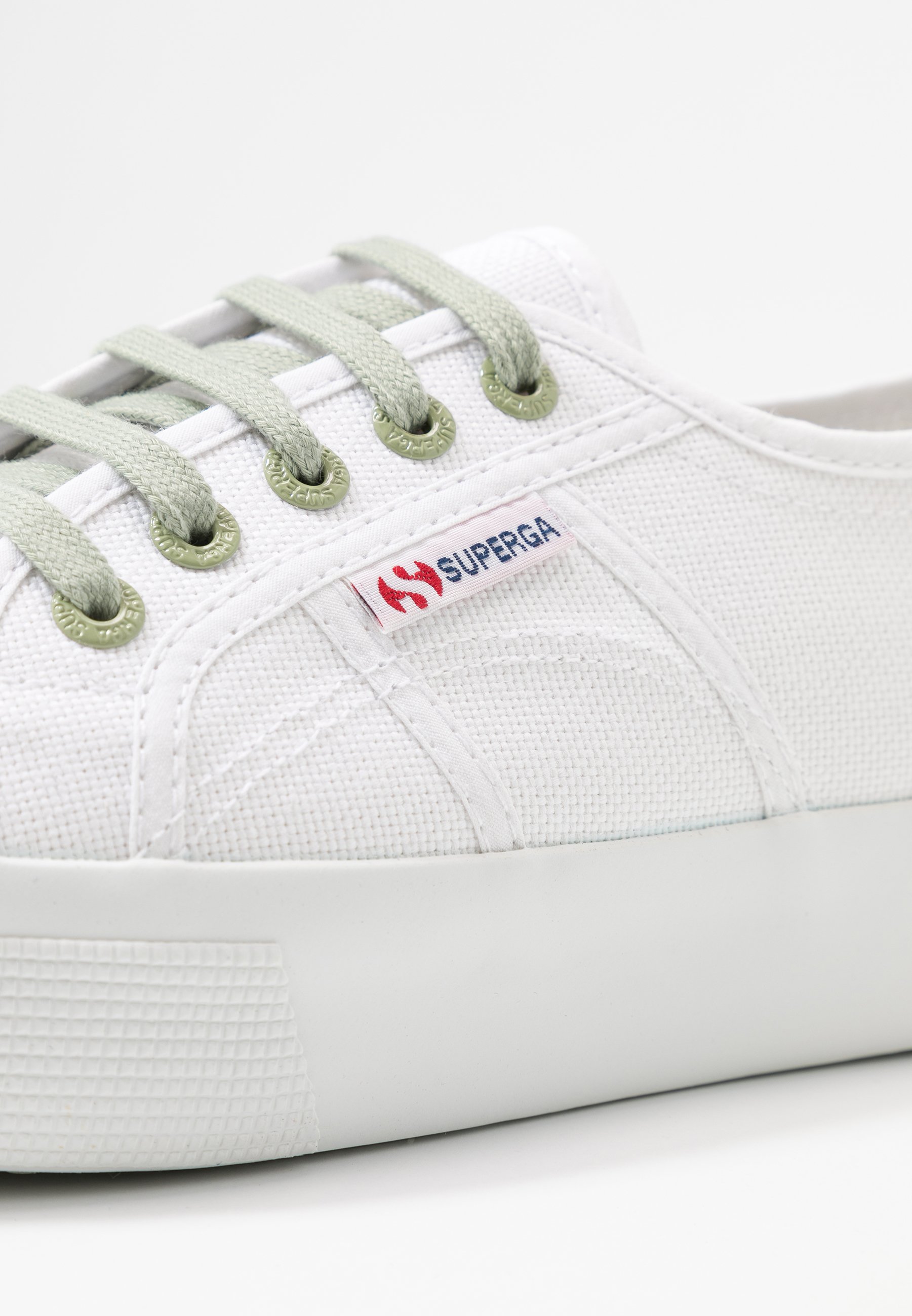 kırmızı superga
