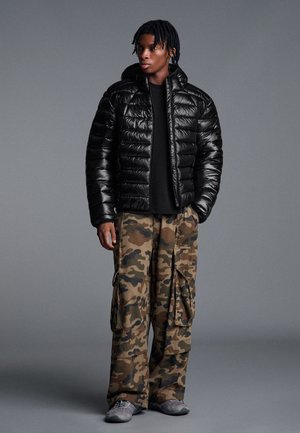 Bershka, ULTRALIGHT - PUFFER JACKET - Giacca invernale - black