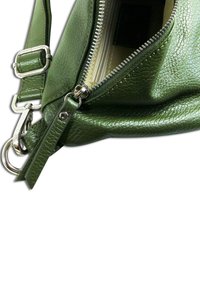 DrachenLeder TOSCANTO - Schoudertas - grün