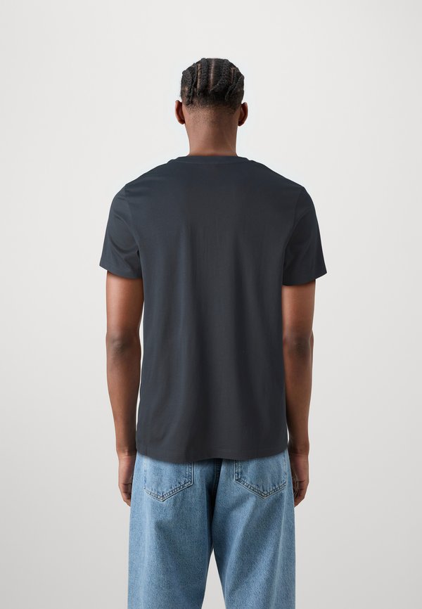 COSMO - Basic T-shirt4