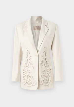 Linen blazer i elfenben med intrikate laserutskjærte blomsterdetaljer foran, enkelt knappelukking, notched lapels og en lomme.