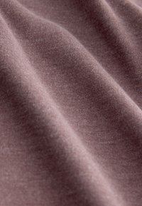 Unselected, mocha brown