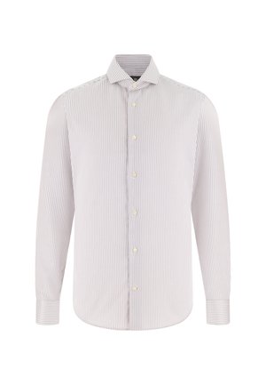 Pitkähihainen miesten juhlapaita, jossa on ohuita pystysuoria raitoja, napillinen etuosa, terävä kaulus ja napilliset kalvosimet valkoisella taustalla.