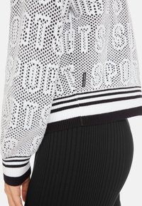 Marc Cain Strickjacke - white and black