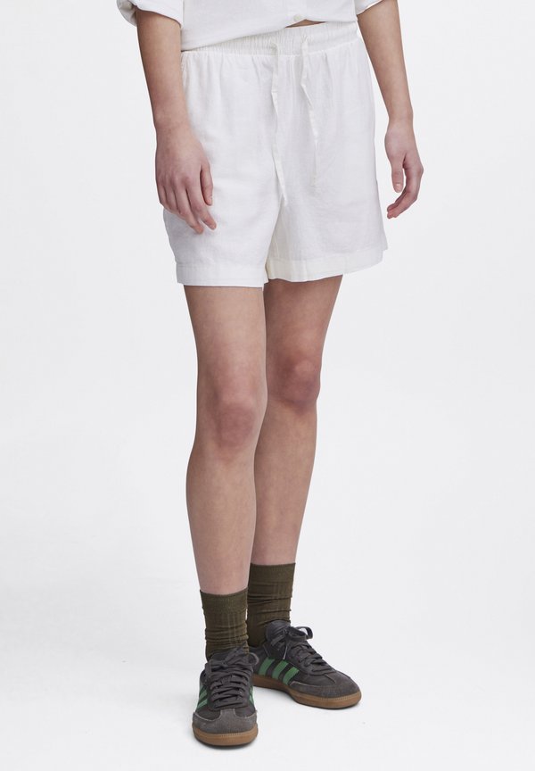 IHLino - Shorts - cloud dancer