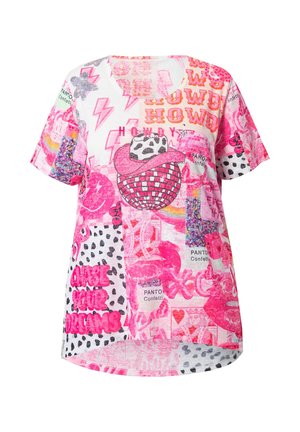 Camiseta gráfica de Manga Corta de color rosa con varios patrones llamativos, incluyendo lunares y texto, fabricada con un tejido ligero y texturizado.