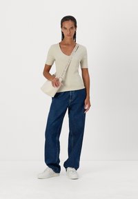 Calvin Klein Jeans V NECK TEE - Osnovna majica kratkih rukava - pelican