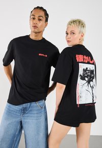 YOURTURN UNISEX - Nyomott mintás póló - true black