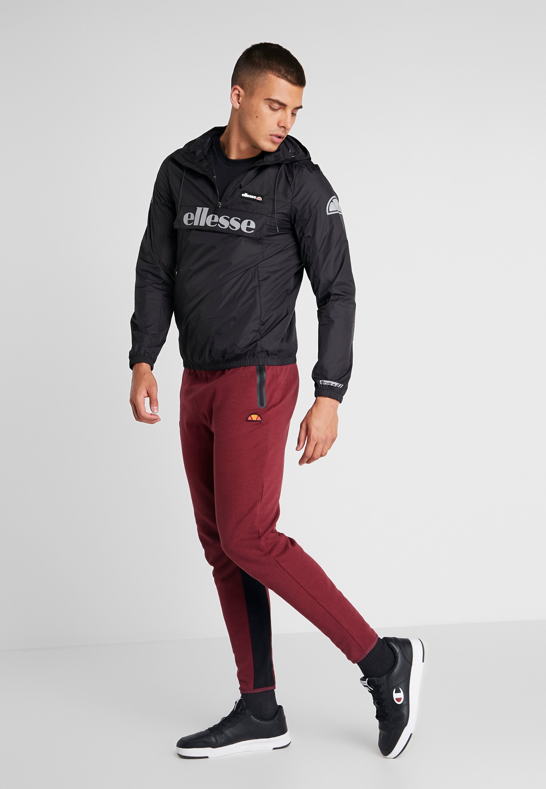 ellesse windbreaker schwarz