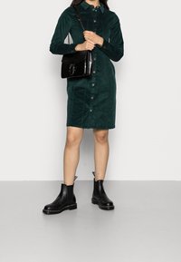 Vero Moda Sukienka koszulowa