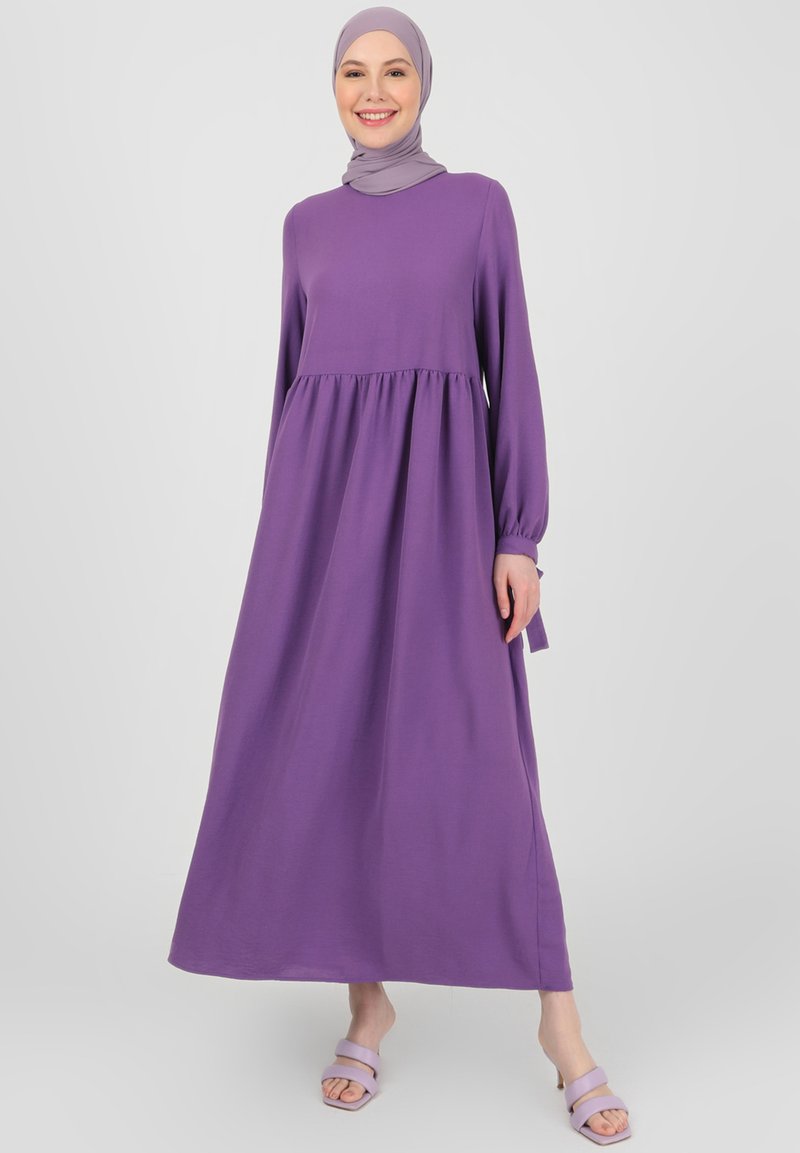 Modanisa Vestido largo morado oscuro