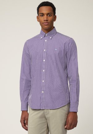 Langsleeve gesp shirt in paars en witte verticale strepen, met een klassieke kraag en een klein merkembleem op de borst.