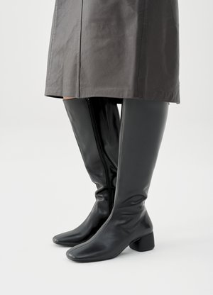 LIVIA - Botas - black