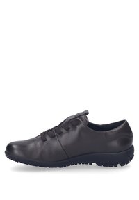 Chaussure en cuir noir avec bout rond, lacets élastiqués et semelle en caoutchouc texturée. Présente une finition lisse et un design à talon bas.