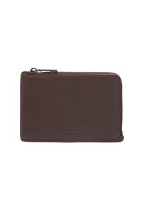 Brązowy portfel ze skóry z gładką powierzchnią, zamknięciem na zamek, wytłoczonym logo marki oraz przeszywanymi brzegami. Kompaktowy, prostokątny kształt.