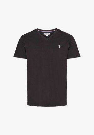 Čierne bavlnené tričko s V-výstrihom a krátkymi rukávmi, ktoré má malé biele vyšívané logo na ľavej hrudi. Jednoduchý dizajn.