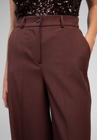 AN'GE PERLINA - Pantalon classique - chocolat