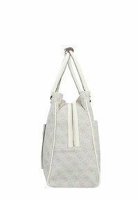 Bolso blanco con un exterior de estampado, que cuenta con una cremallera en la parte superior y dos asas. Textura suave con acentos contrastantes a lo largo de los bordes.