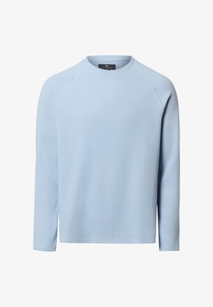 Jasnoniebieski sweter z długim rękawem, o okrągłym dekolcie i teksturowanej dzianinie, prezentowany na białym tle.