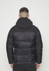 Champion HOODED JACKET - Spordijakk - black