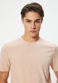 Koton - T-shirt basic
