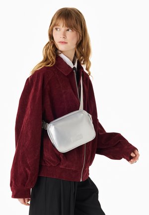 Eastpak, ARJAN - Vyölaukku - cnnct f silver