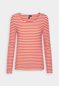 Röd och vit randig långärmad topp med rundad halsringning, ribbad textur och figurnära design. Inga ytterligare dekorationer.