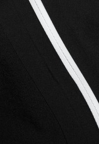 Thumbnail Image 3