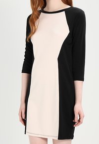 VILA Robe fourreau - light pink