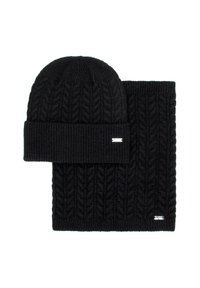 Zestaw czarnej dzianinowej czapki i szalika z wzorem warkoczowym. Charakteryzuje się prążkowanymi brzegami i małą, firmową metką. Miękka tekstura, ciepły materiał.