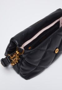 LIU JO METALASSÉ LAPUFFY - Borsa a tracolla - black