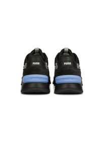 Scarpe sportive nere con accenti blu e grigi. Materiali in suede e sintetico. Presentano una suola ammortizzata e un logo sul retro.