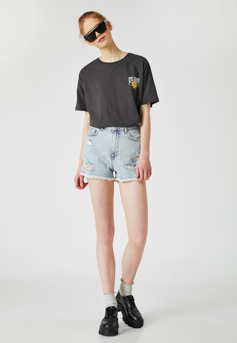 Koton Jeansshort lichtblauw Koton Jeansshort lichtblauw