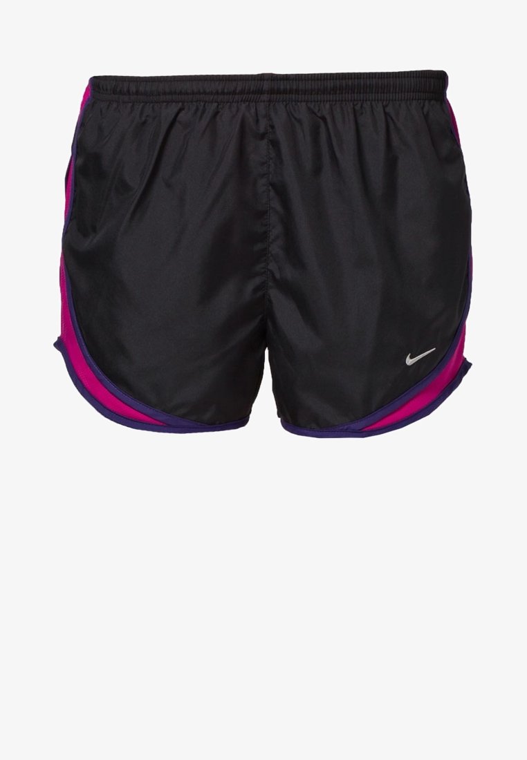 Zwarte sportshorts met roze en paarse zijkanten, elastische tailleband en een klein wit Nike Swoosh-logo aan de voorkant van het rechterbeen.
