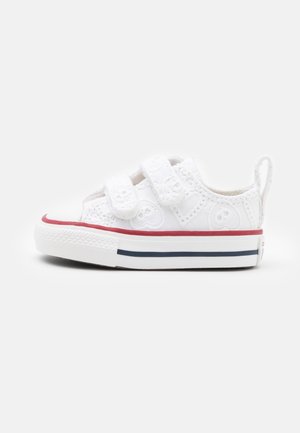 Sneakers - white